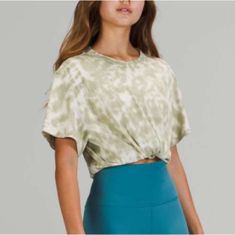 Lululemon All Yours Tie Dye Short Sleeve T- Shirt Size 8 NWT